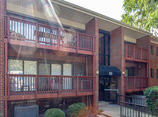 53 Skyhill Rd APT 103, Alexandria, VA 22314