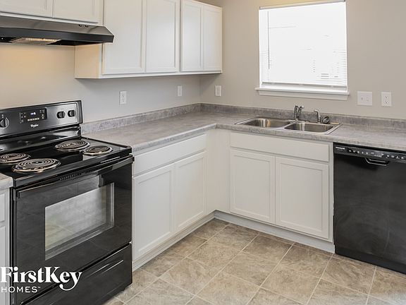 5th image of 8111 Grove Berry Dr