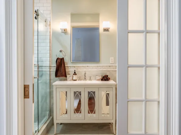 143 East 19th Street image 8 of 16