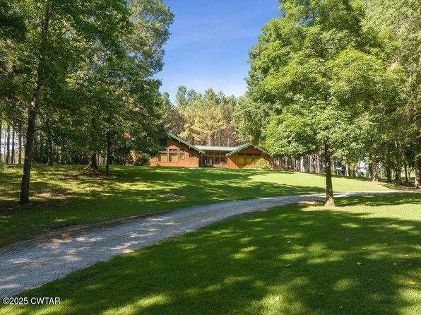 1273 Palmer Rd, Lexington, TN 38351