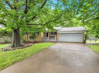 332 W Wren Cir, Fayetteville, AR 72704