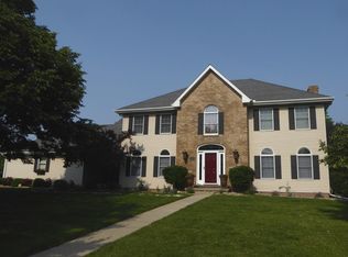 2002 Privet Ln, Bloomington, IL 61704