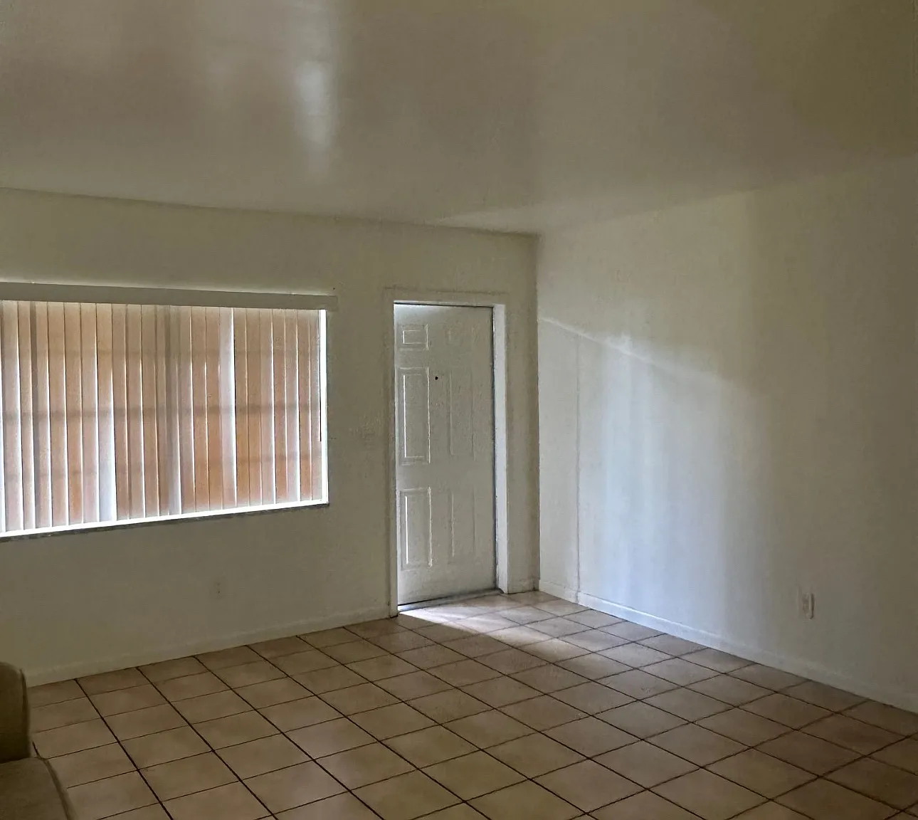 1 bed, 900 sqft, $1,200 — Photo 4