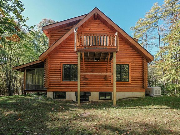 3rd image of 1363 Larue Ln