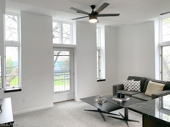 4th image of 1000 2nd St Unit 301