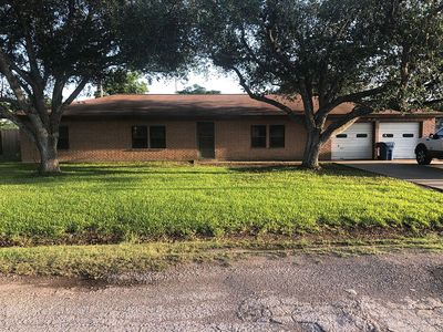 700 Burton St, Woodsboro, TX, 78393