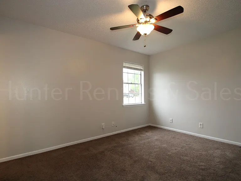 1905 Sherman Dr — Photo 16