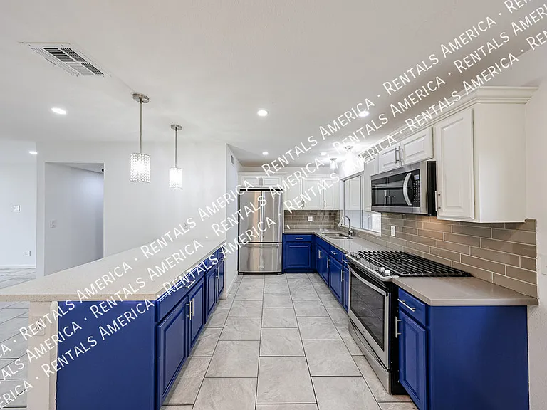 3837 W Acapulco Ln — Photo 8