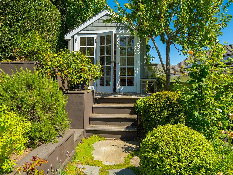 310 Belvedere Ave — Photo 53