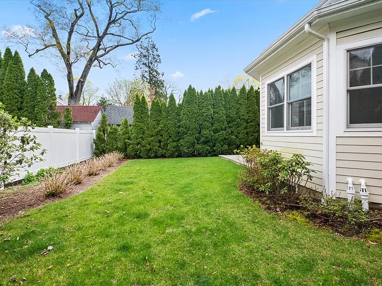 109 Lee Rd — Photo 27