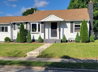 21 N Holly Ave, Maple Shade, NJ 08052