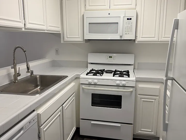 901 S Sherbourne Dr #101 — Photo 13