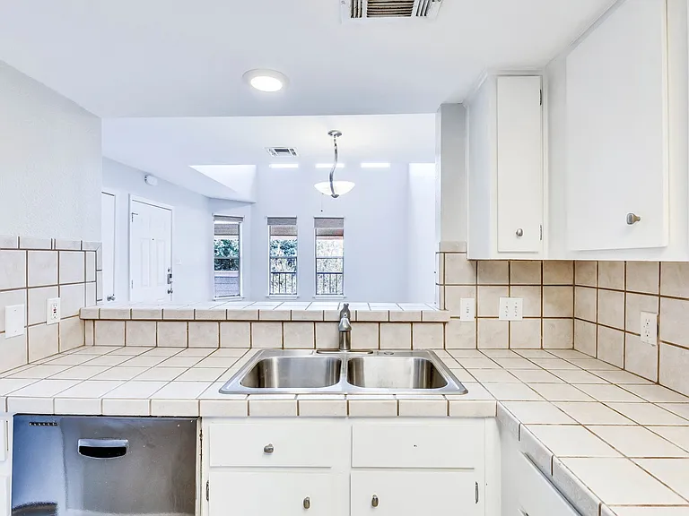 2104 Cullen Ave #207 — Photo 3