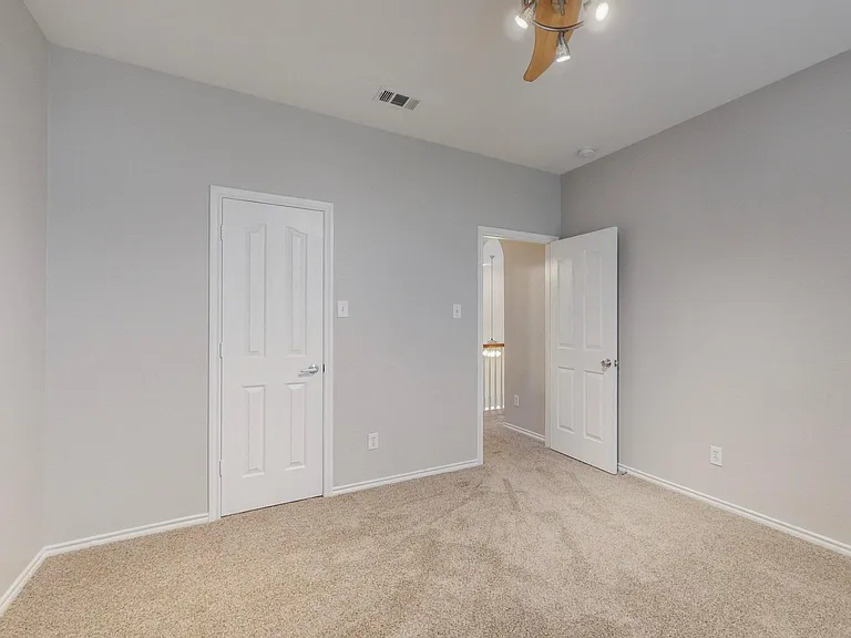 4134 Petersburg Dr — Photo 29