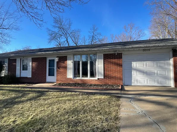 2013 9th St, Coralville, IA 52241