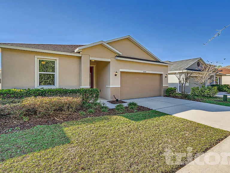 10514 Medford Lake Dr — Photo 2