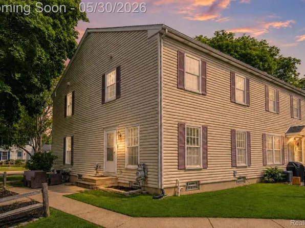 38568 Capetown Ct, Clinton Township, MI 48038