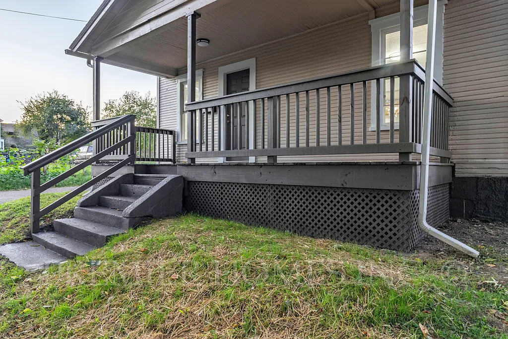 2 bed, 904 sqft, $1,495 — Photo 2