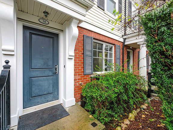 3rd image of 18983 72a Ave #38