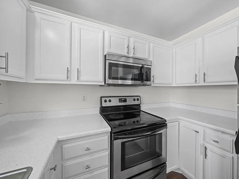 7614 Parkway Dr — Photo 20