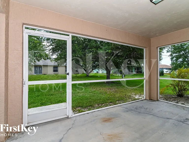 2108 NE 15th Pl — Photo 9