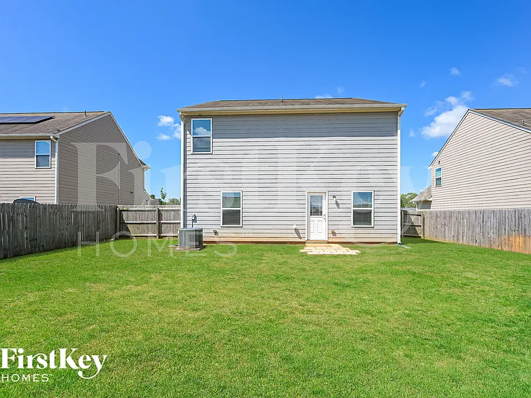 323 Darling Ln — Photo 17
