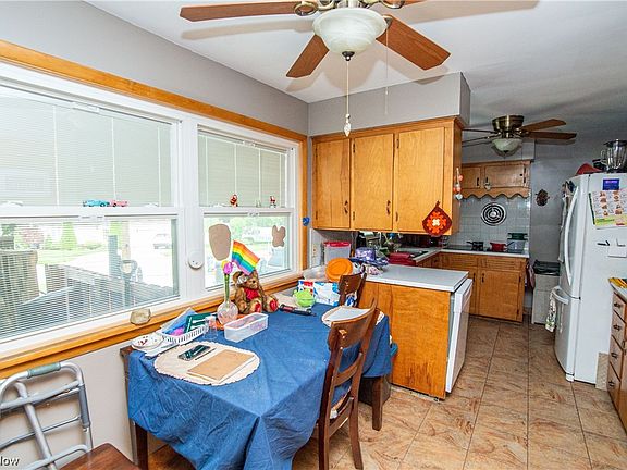 3rd image of 2675 Dogwood Dr