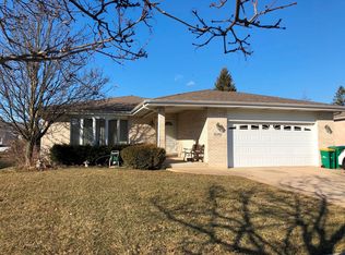 16346 W Shawnee Dr, Lockport, IL 60441