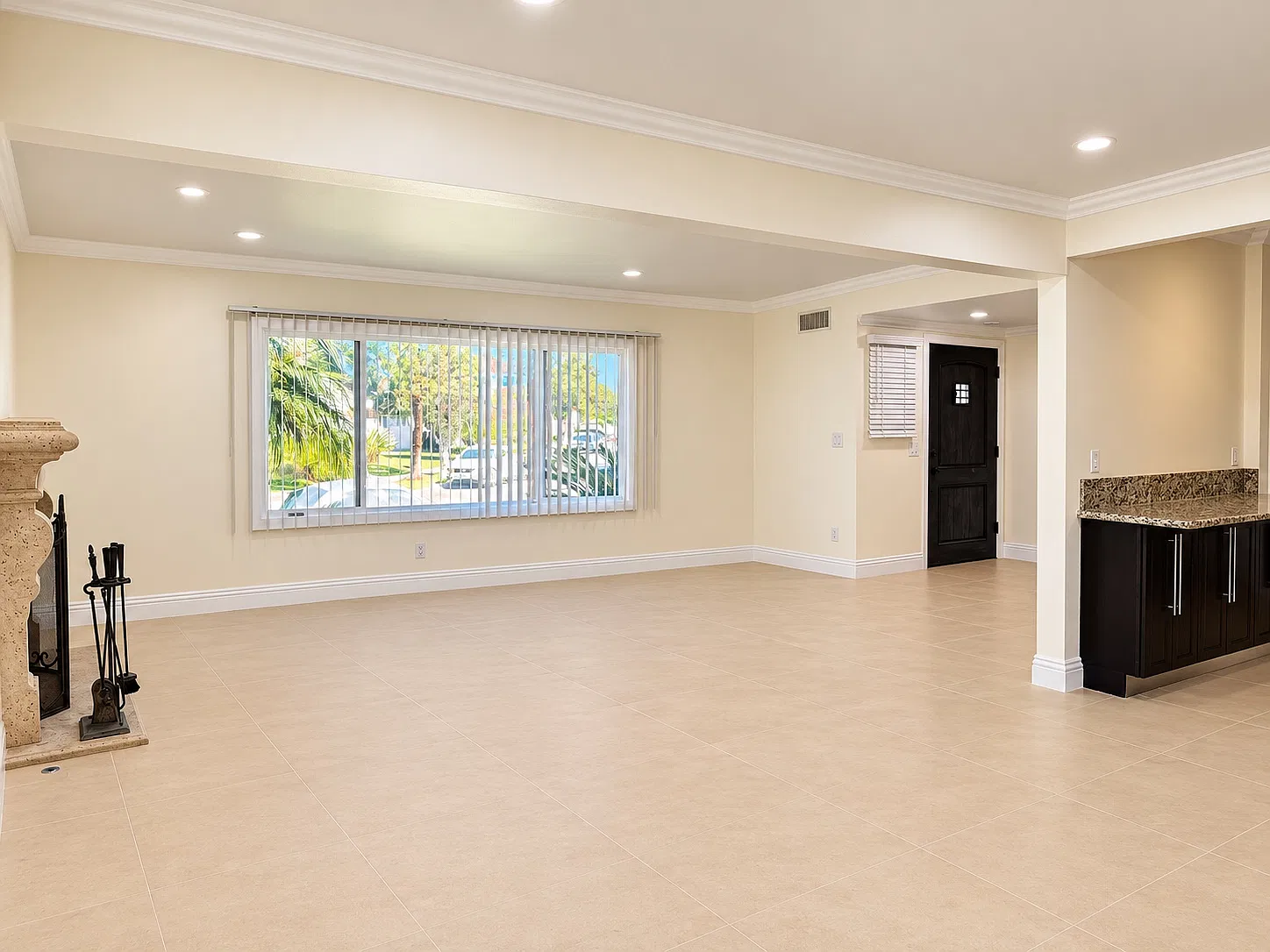 7 bed, 5566 sqft, $7,500 — Photo 3
