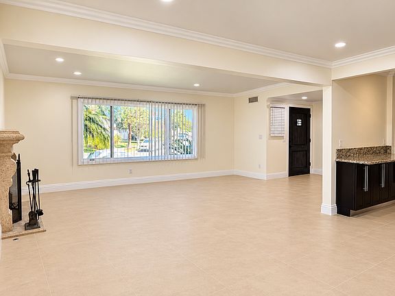3rd image of 6225 Melvin Ave