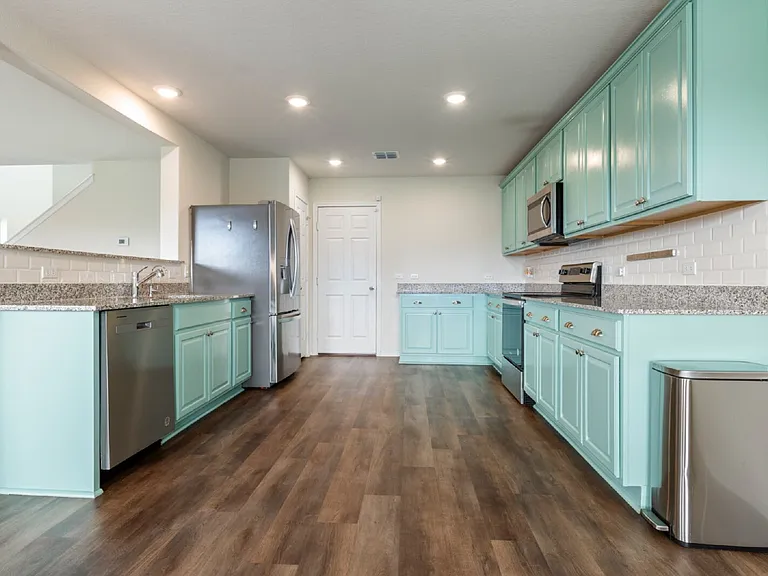 6110 Willow Point Blvd — Photo 9