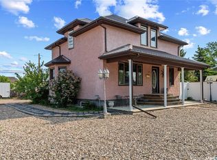 205 5th Ave E, Gravelbourg, SK S0H1X0