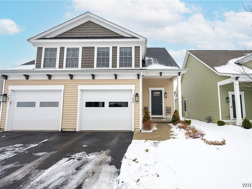 1st image of 702 Carriage Ln