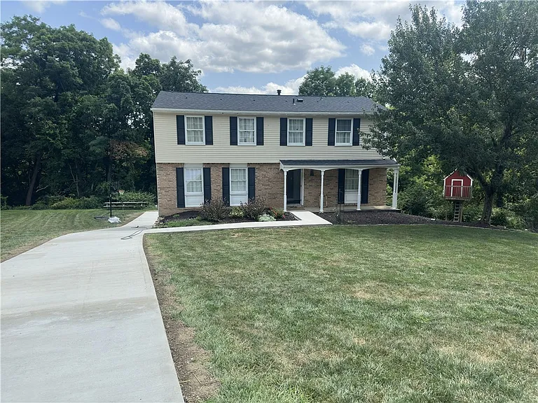 1376 Pheasant Cir — Photo 1