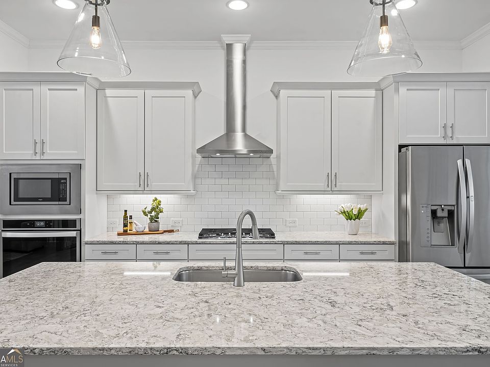 1st image of 15 Lochurst Ln