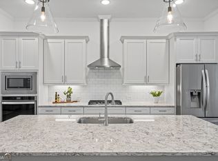 15 Lochurst Ln, Roswell, GA 30076