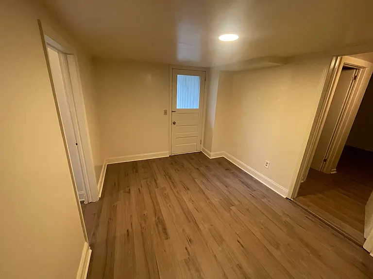 260 Grady Ave — Photo 1