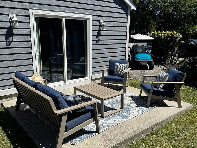 617 Rosemary Ln — Photo 5