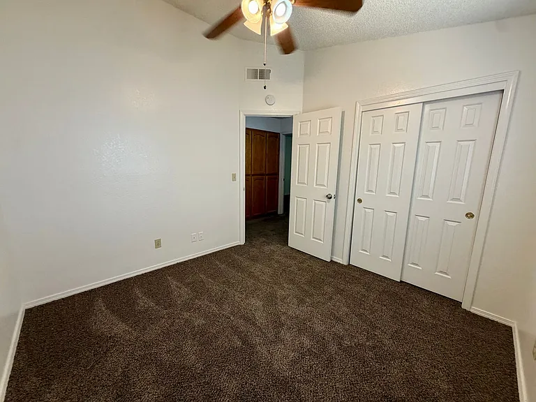 993 E Edgemont Dr — Photo 28