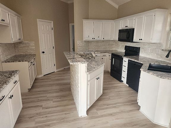5th image of 6005 Sussex Pl