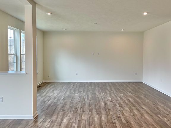5th image of 307 Dana Dr