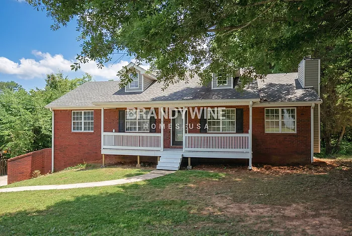 104 Dana Dr — Photo 2