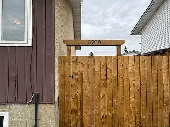 3rd image of 5250 S 42nd St