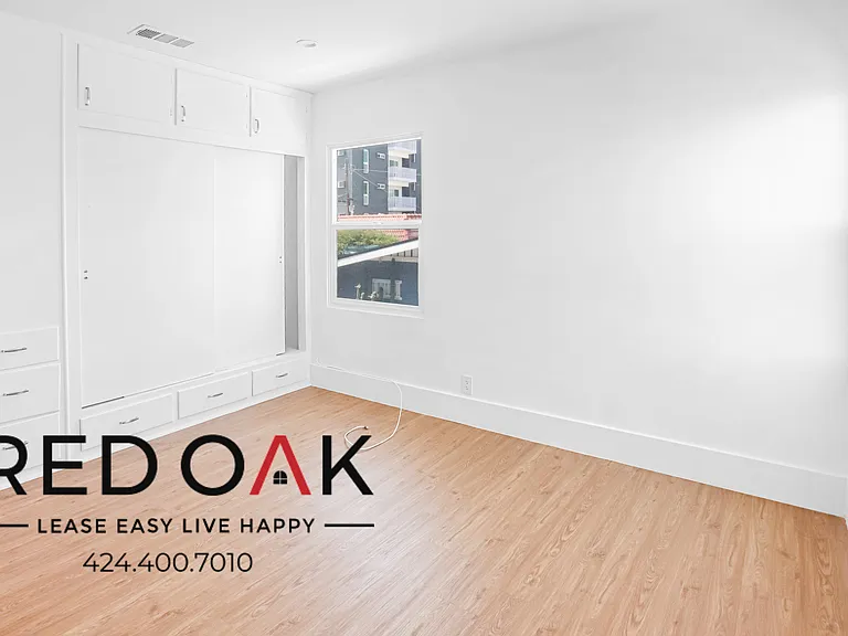 641 N Serrano Ave #4 — Photo 8
