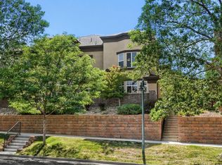 609 W Burgundy Street #B, Highlands Ranch, CO 80129