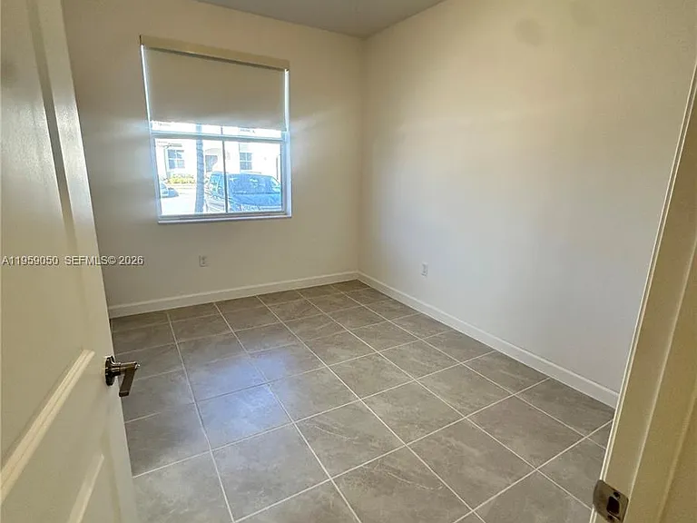 2616 SE 28th Dr — Photo 7