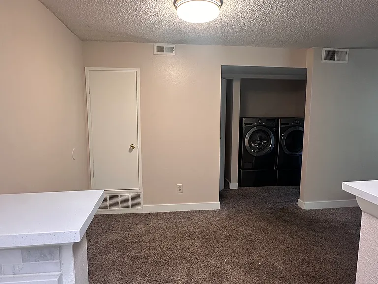 1867 S Pitkin Cir #B — Photo 23