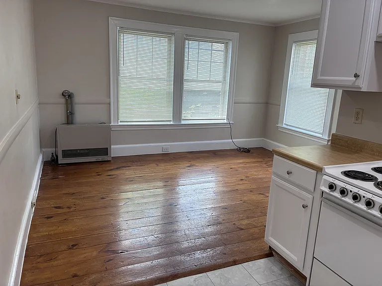 690 Congress St — Photo 5