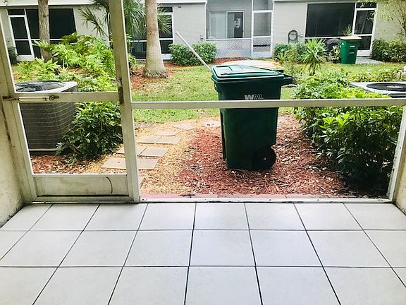 4th image of 11020 Sand Dollar Ct