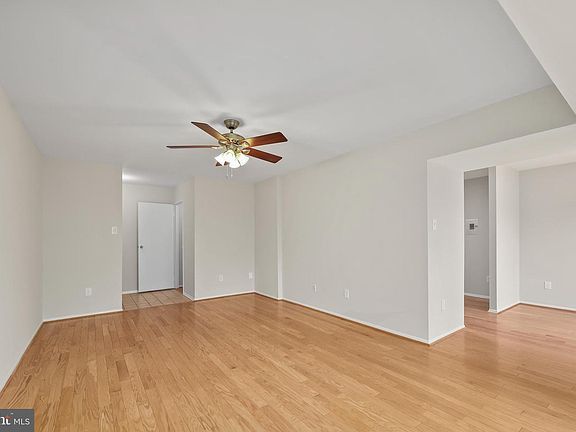 5th image of 2060 Royal Fern Ct Suite 11A